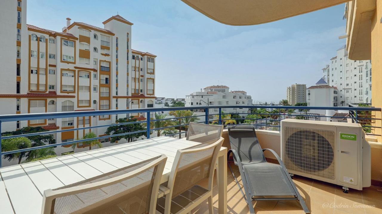 Cozy Apartment Overlooking Estepona'S Marina! Exterior foto
