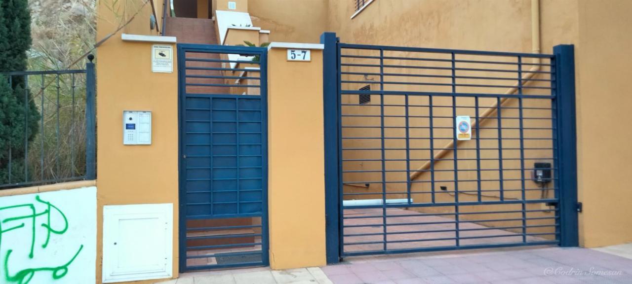 Cozy Apartment Overlooking Estepona'S Marina! Exterior foto